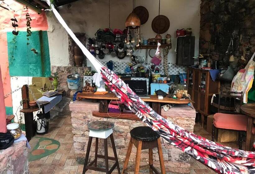 Casa De Retalhos Boutique Albergue, Casaril Histórico, Com 5 Suítes Individuais E Cozinha Coletiva