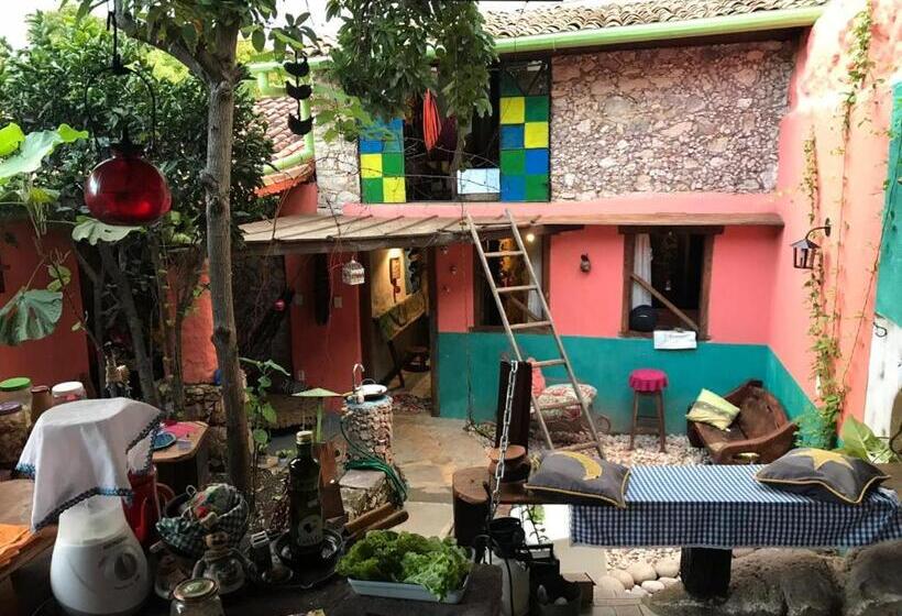 Casa De Retalhos Boutique Albergue, Casaril Histórico, Com 5 Suítes Individuais E Cozinha Coletiva