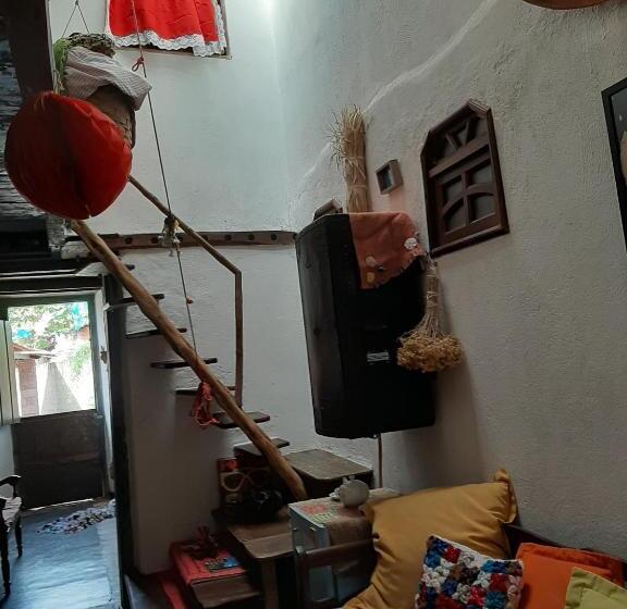 Casa De Retalhos Boutique Albergue, Casaril Histórico, Com 5 Suítes Individuais E Cozinha Coletiva