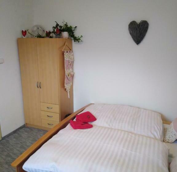 הוסטל Ubytování   U Nás Doma