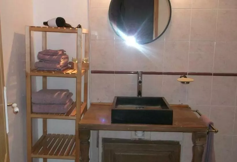 Aamiaismajoitus (B&B) La Grange D Antan