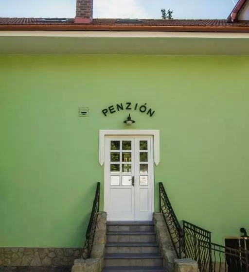 ペンション Penzión Kúria