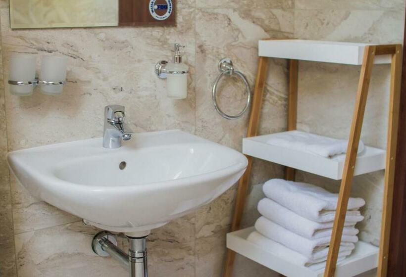 膳宿费 Penzión Kúria