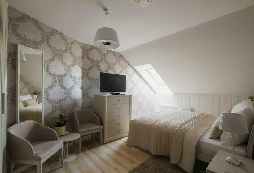 膳宿费 Penzión Kúria