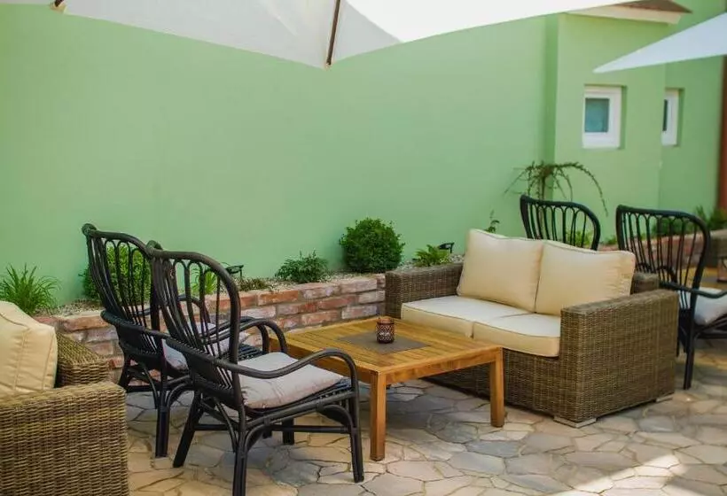 ペンション Penzión Kúria