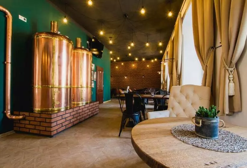 ペンション Penzión Kúria