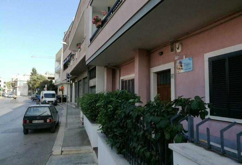 تختخواب و صبحانه Angeli