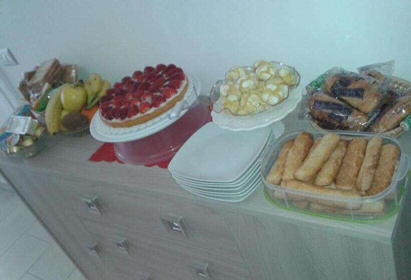 تختخواب و صبحانه Angeli