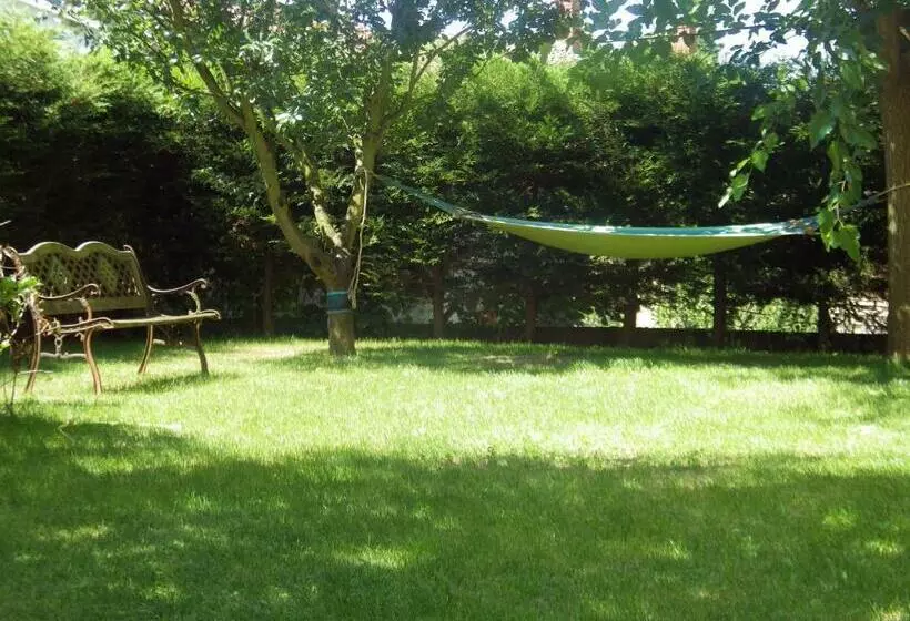 Aamiaismajoitus (B&B) Chez Gus