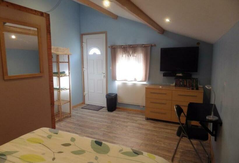 تختخواب و صبحانه Chez Gus