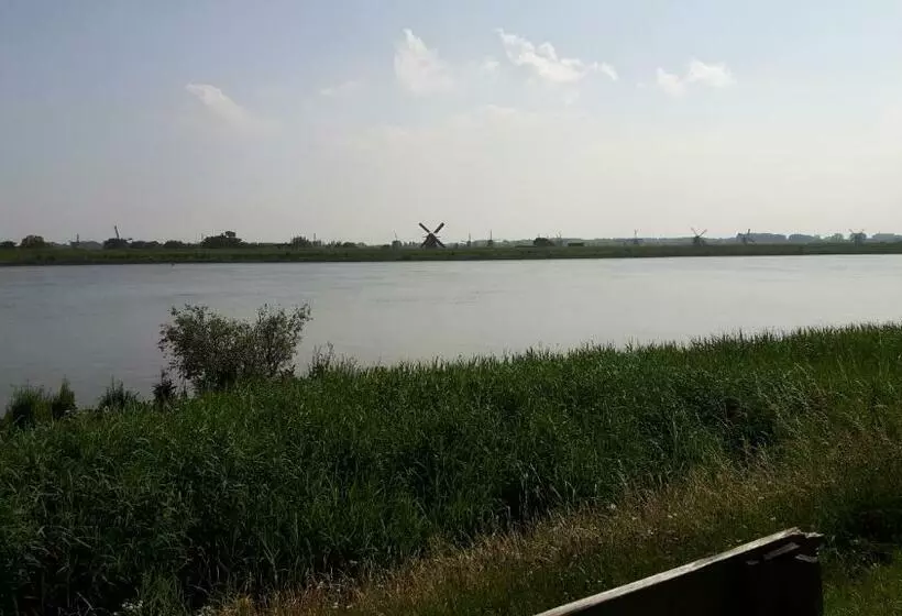 Aamiaismajoitus (B&B) Theetuin Onder De Pannen