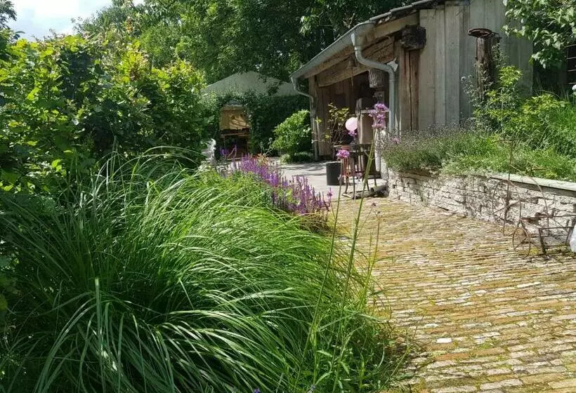 Aamiaismajoitus (B&B) Theetuin Onder De Pannen