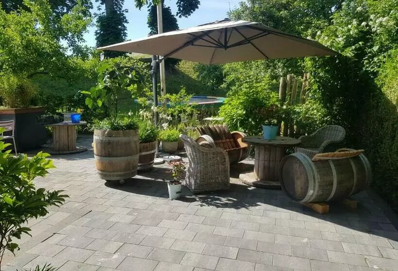 Aamiaismajoitus (B&B) Theetuin Onder De Pannen