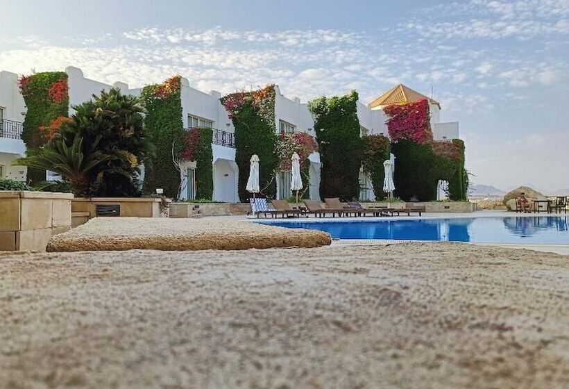 Eden Rock Hotel Namaa Bay