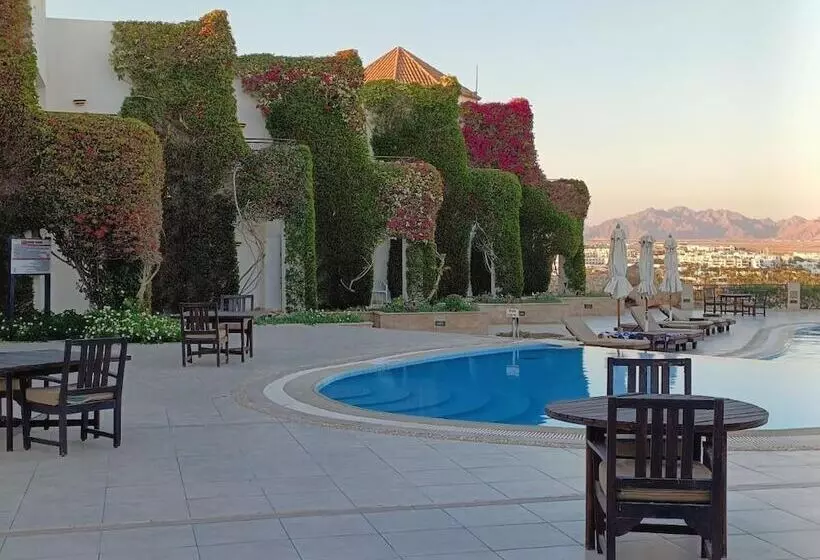 Eden Rock Hotel Namaa Bay