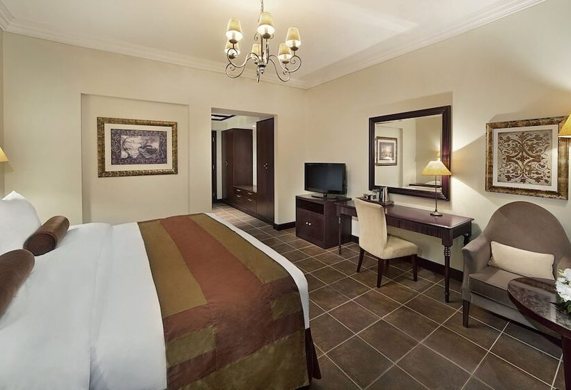 هتل Arabian Ranches Golf Club