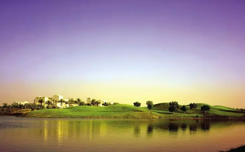 هتل Arabian Ranches Golf Club