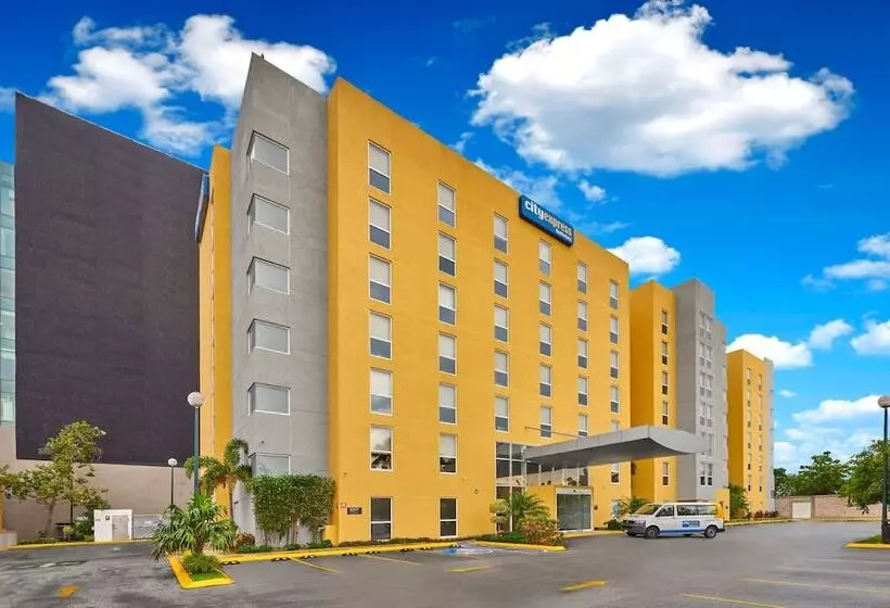 ホテル City Express By Marriott Mérida