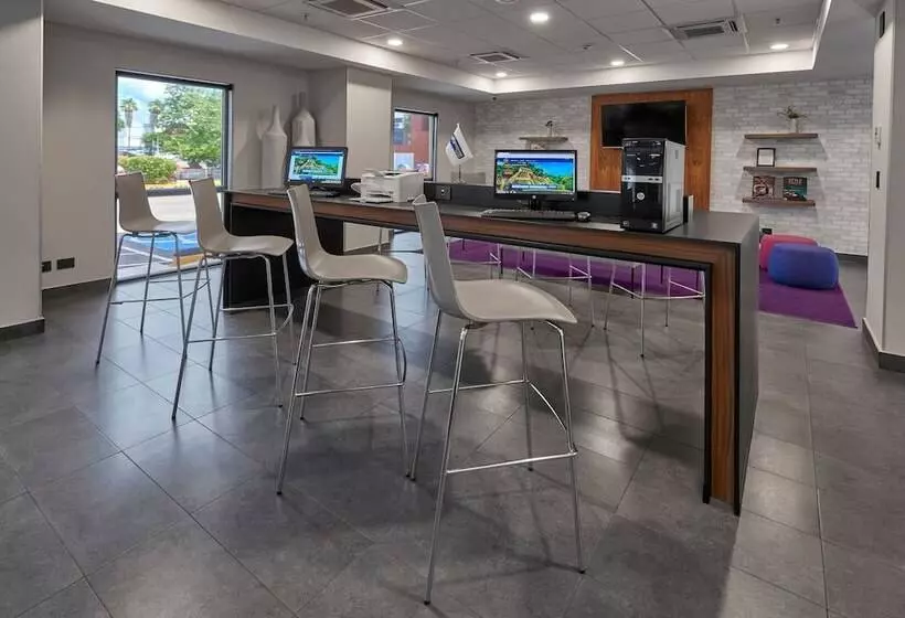 ホテル City Express By Marriott Mérida