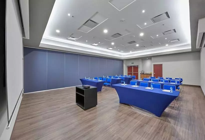 ホテル City Express By Marriott Mérida