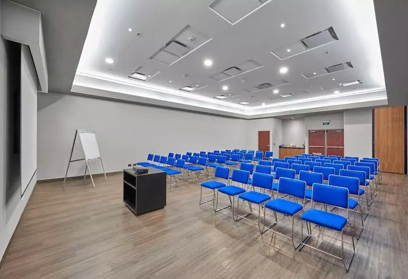 ホテル City Express By Marriott Mérida