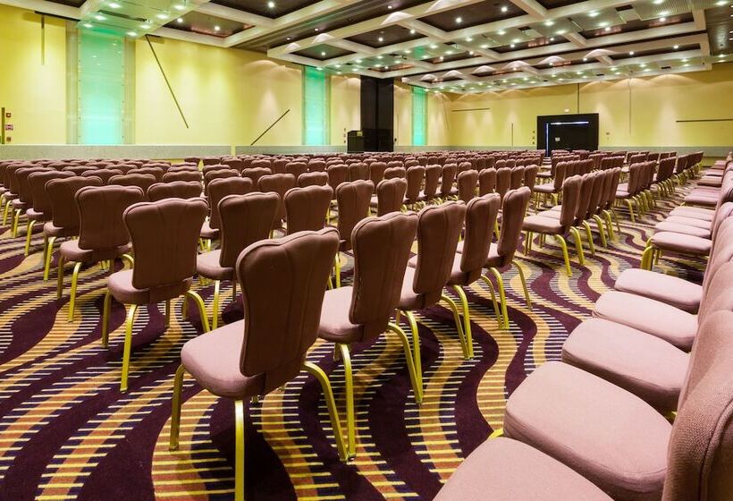 هتل Holiday Inn Puebla Finsa, An Ihg