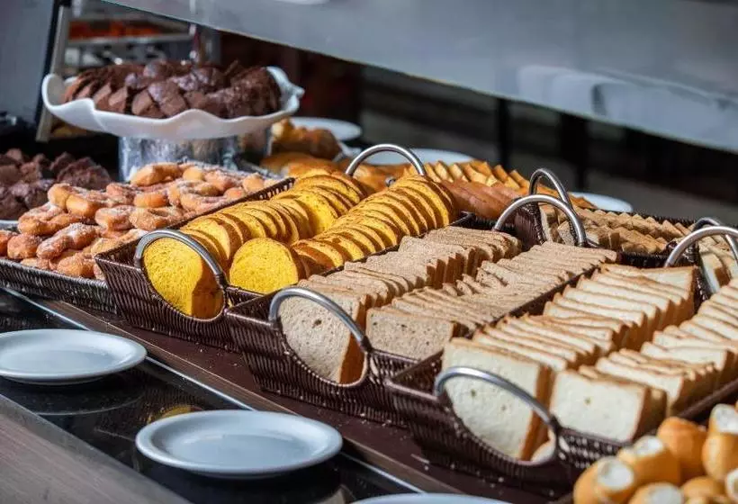 Otel Iguassu Holiday