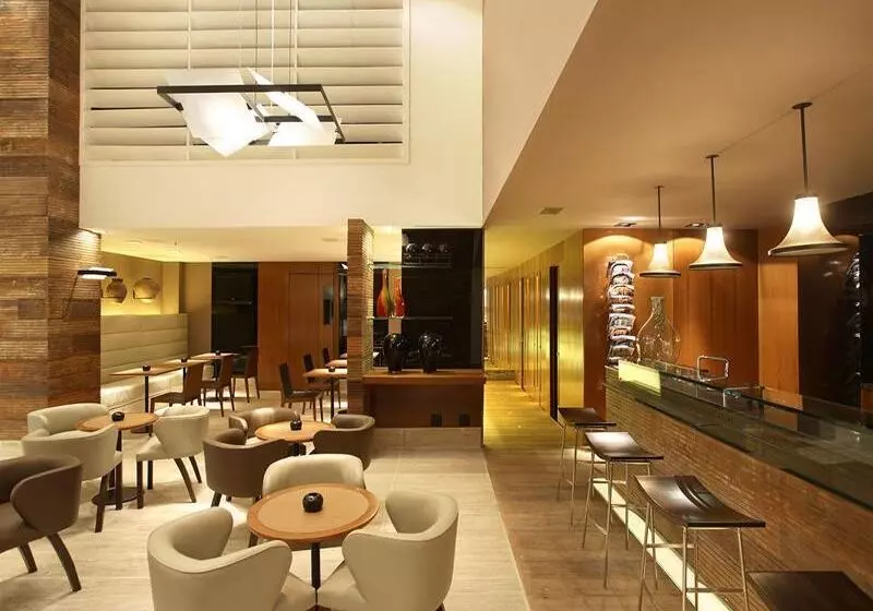 Отель Ritz Leblon