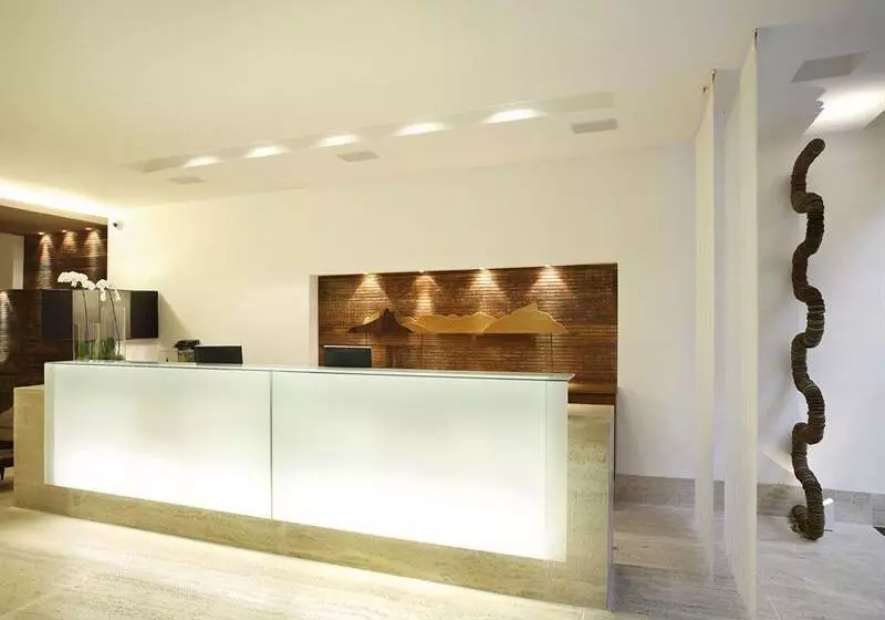 Отель Ritz Leblon