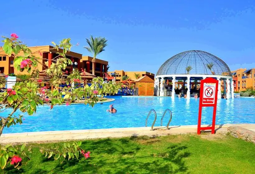 هتل Titanic Palace Families And Couples Only