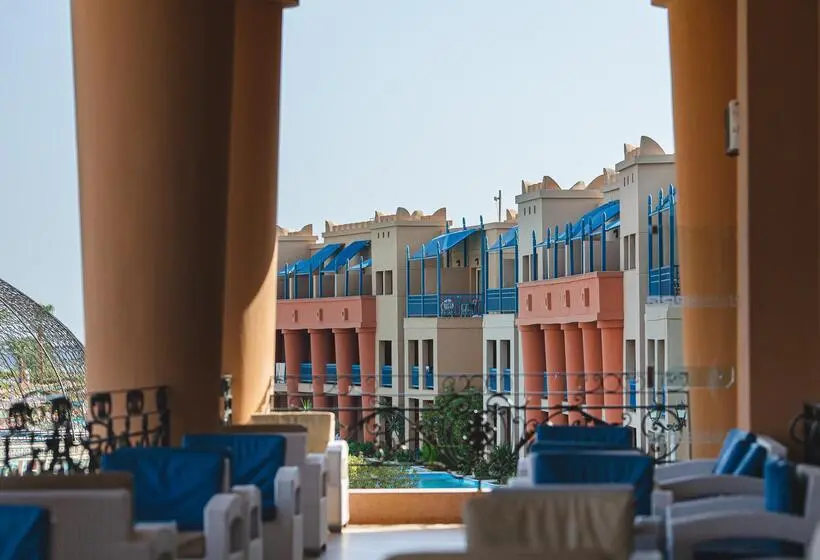 هتل Titanic Palace Families And Couples Only
