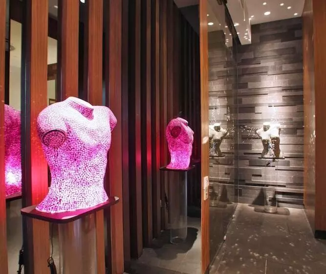 Quincy Hotel Singapore By Far East Hospitality