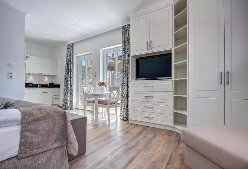 Aparthotel Villa Lea