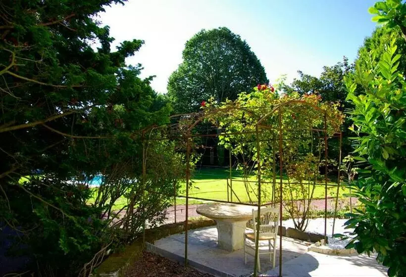 تختخواب و صبحانه La Gentilhommiere De Saumur