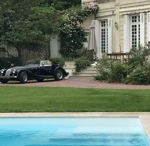 تختخواب و صبحانه La Gentilhommiere De Saumur