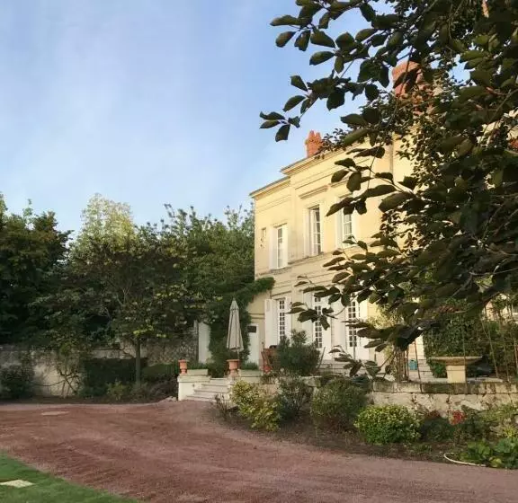 تختخواب و صبحانه La Gentilhommiere De Saumur