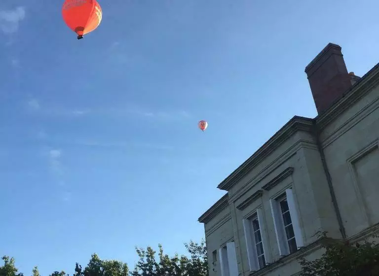 تختخواب و صبحانه La Gentilhommiere De Saumur