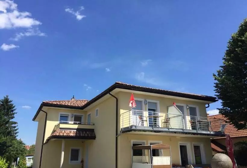 Aamiaismajoitus (B&B) Privatzimmer Jarosch