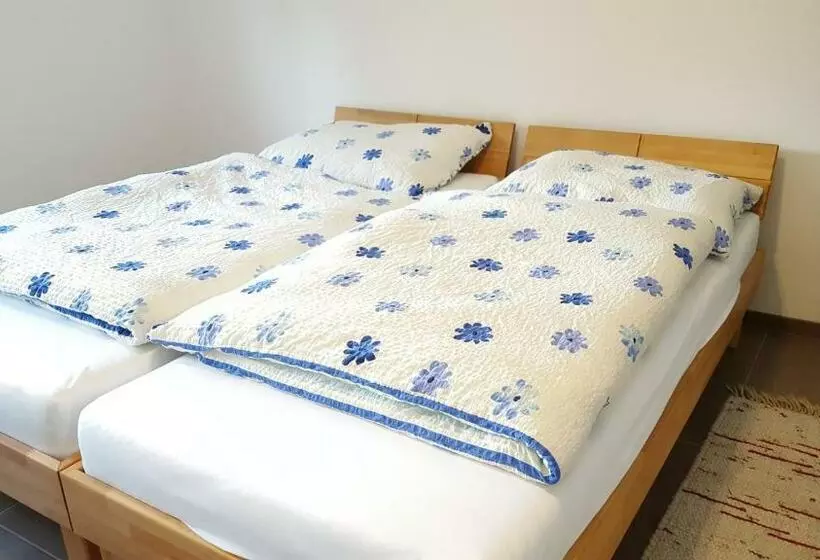 Aamiaismajoitus (B&B) Privatzimmer Jarosch