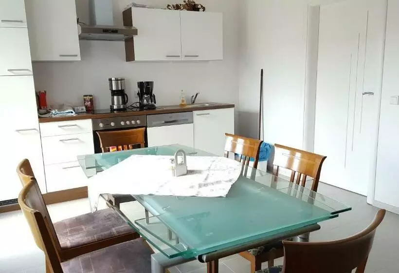 Aamiaismajoitus (B&B) Privatzimmer Jarosch