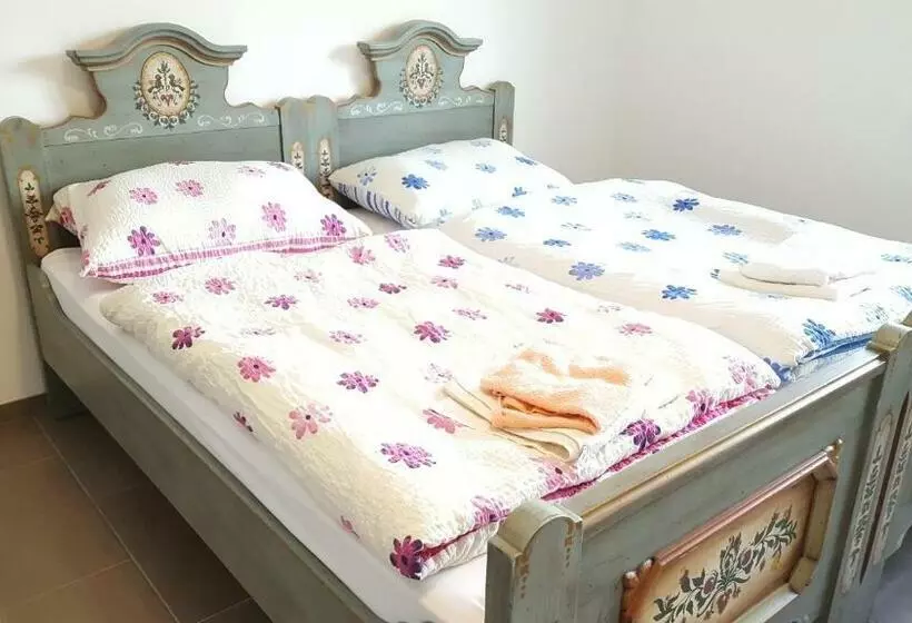 Aamiaismajoitus (B&B) Privatzimmer Jarosch
