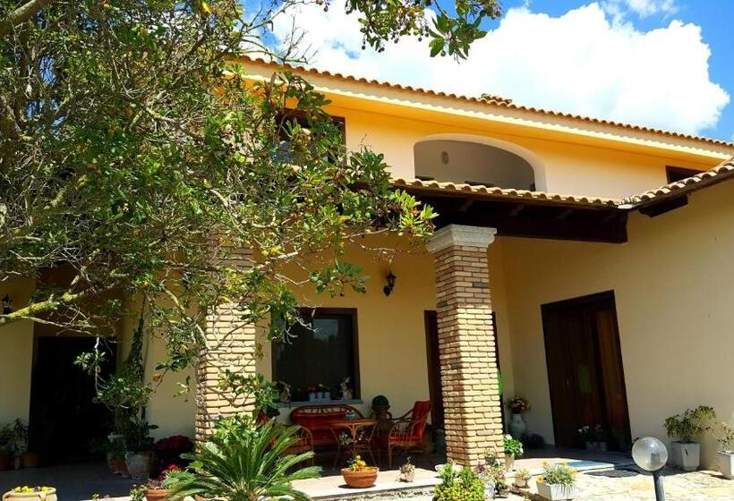 בית מלון כפרי Su Sattisceddu