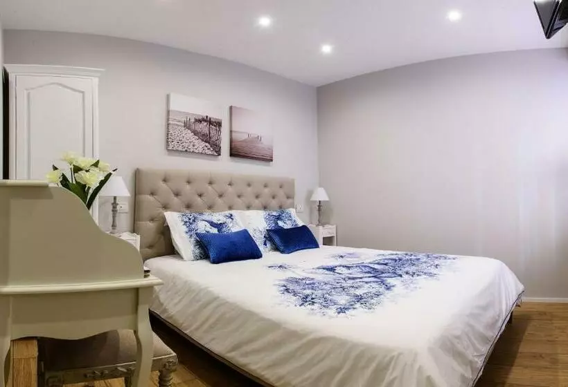 پانسیون Lora Center Room