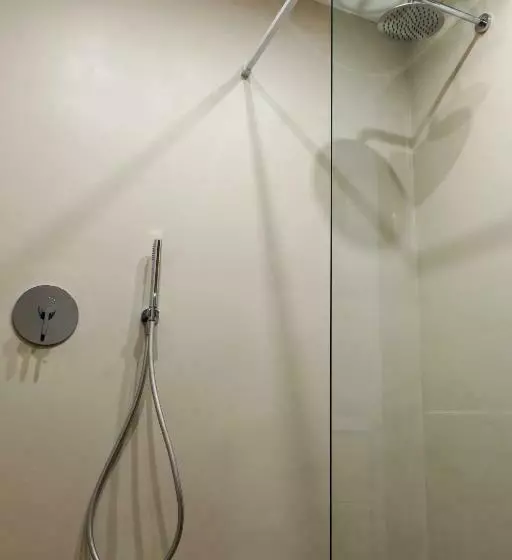 پانسیون Lora Center Room