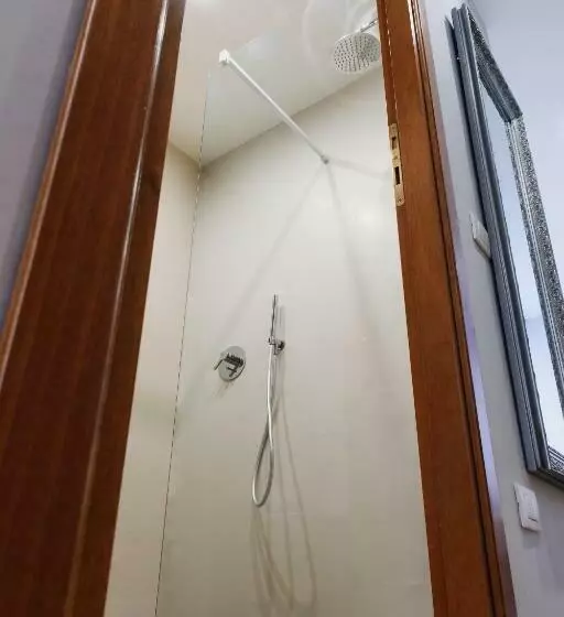 پانسیون Lora Center Room