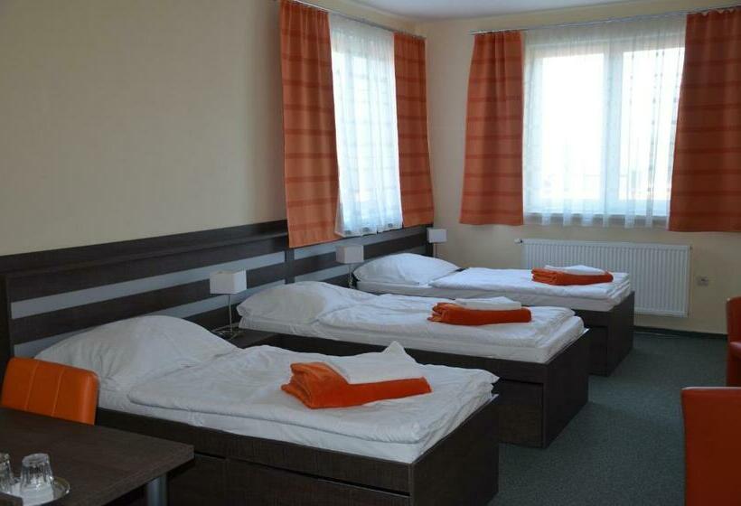 بنسيون Penzión Rocket Club