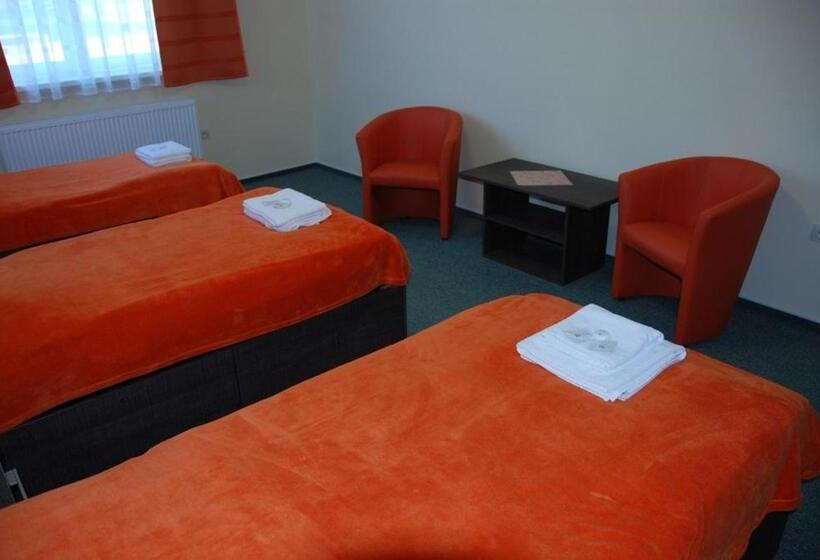 بنسيون Penzión Rocket Club