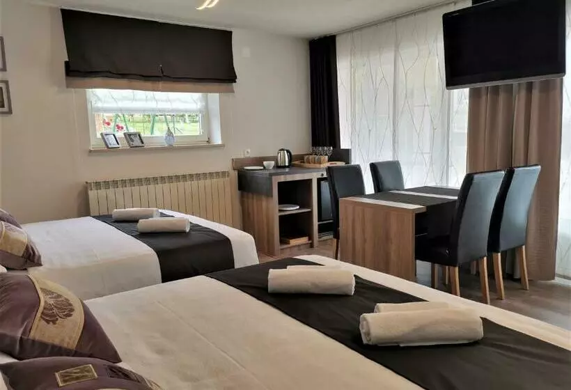 پانسیون Yellow Dreamhouse