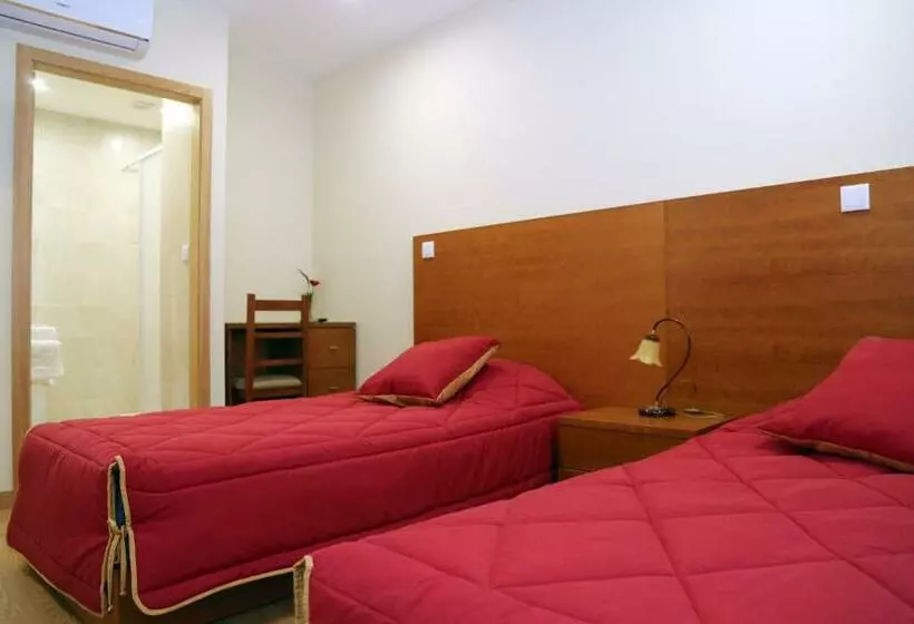 Retkeilymaja Colina Do Ave Alojamento Local