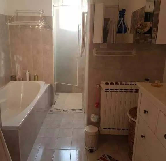 ベッドアンドブレックファースト La Maisonnette